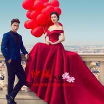 New photo studio theme wedding dress V collar shoulder red satin trailing dress couple photo photography costume