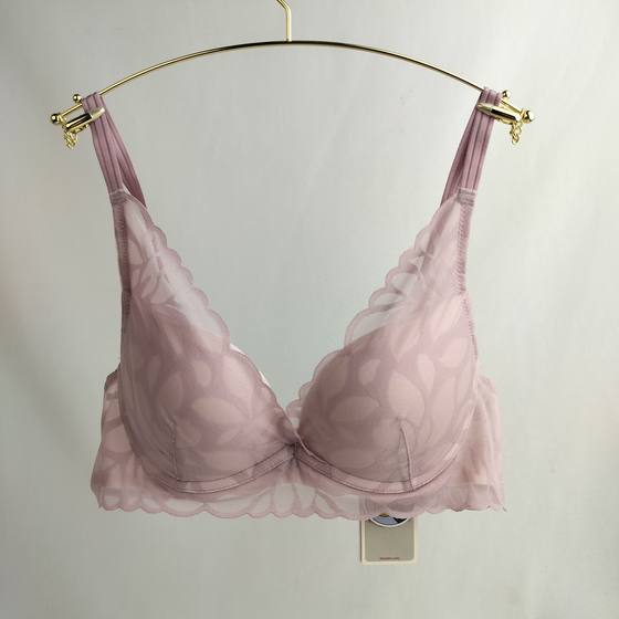 A38-Dai** new style underwear small breasts gathered soft steel ring sexy smooth lace bra 16-8867 No return and replacement
A38-Dai** new style underwear small breasts gathered soft steel ring sexy smooth lace bra 16-8867 No return and replacement