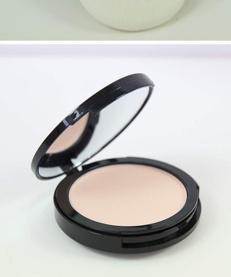 蓝秀 柔光丝缎粉饼