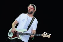 Niche single handmade Moollon vintage guitar bass quality super CS European and American professional musicians line up to customize