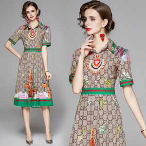 Europe and the United States fashion waist shows thin positioning printing short sleeve dress