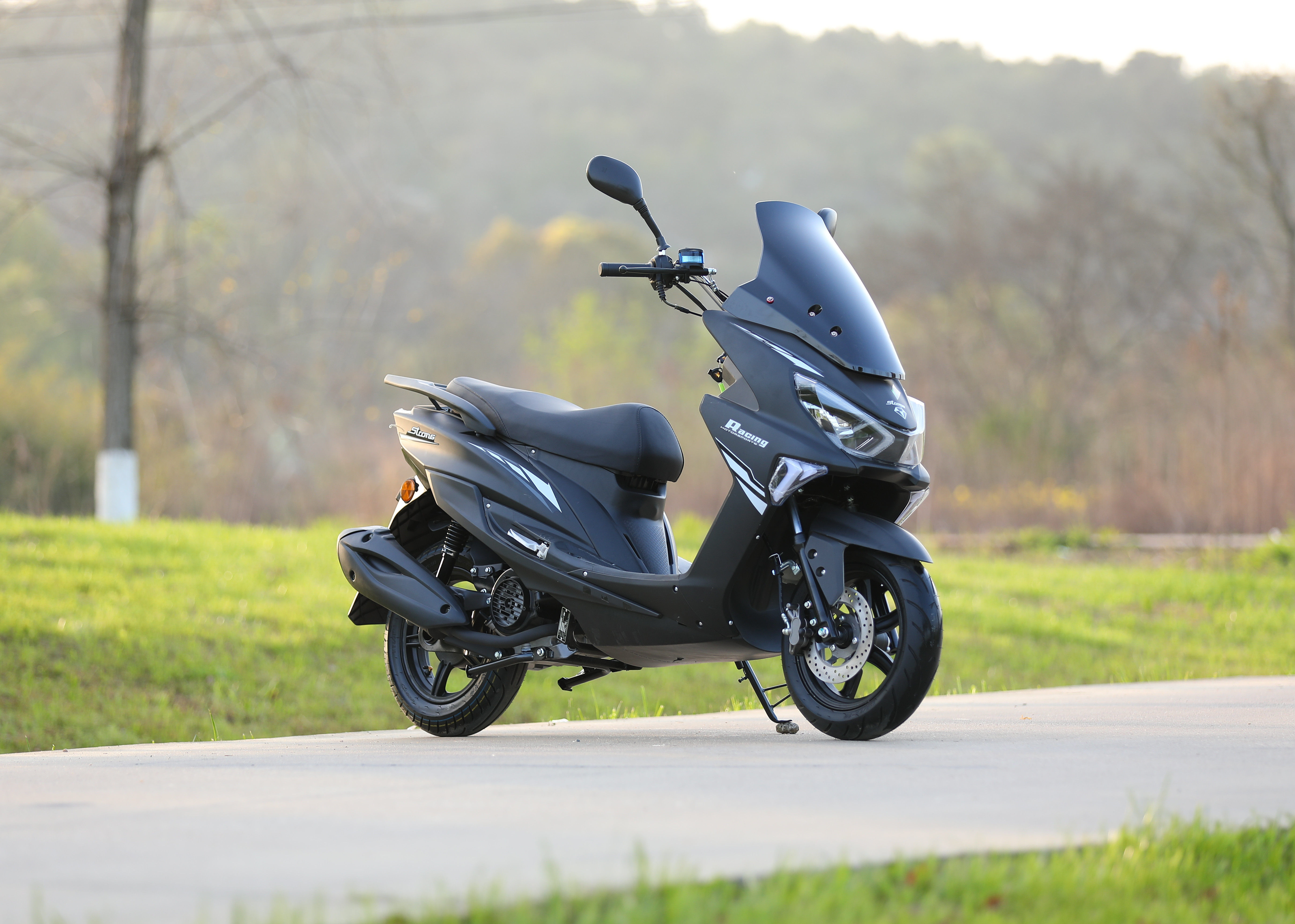 适用全新路虎摩托车150cc踏板车男女燃油电喷发动机剑齿虎整车可