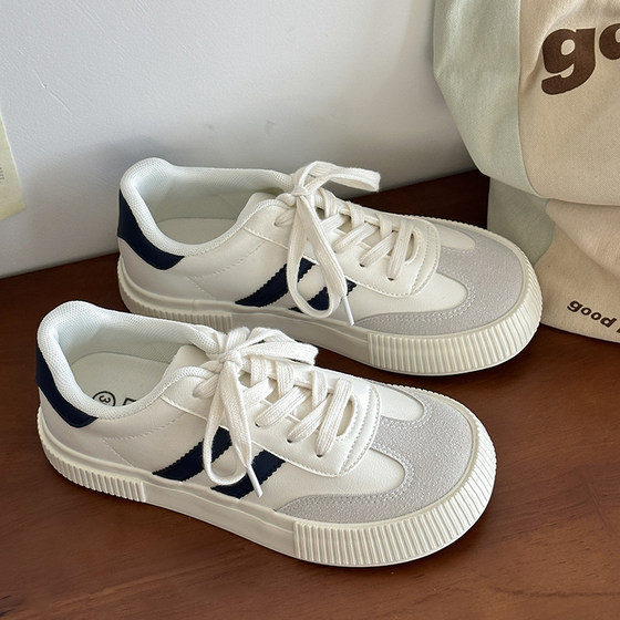 Lu Shisan super hot white shoes for women flat sole versatile casual canvas shoes 2025 new summer Hong Kong style chic board shoes Lu Shisan super hot white shoes for women flat sole versatile casual canvas shoes 2025 new summer Hong Kong style chic board shoes