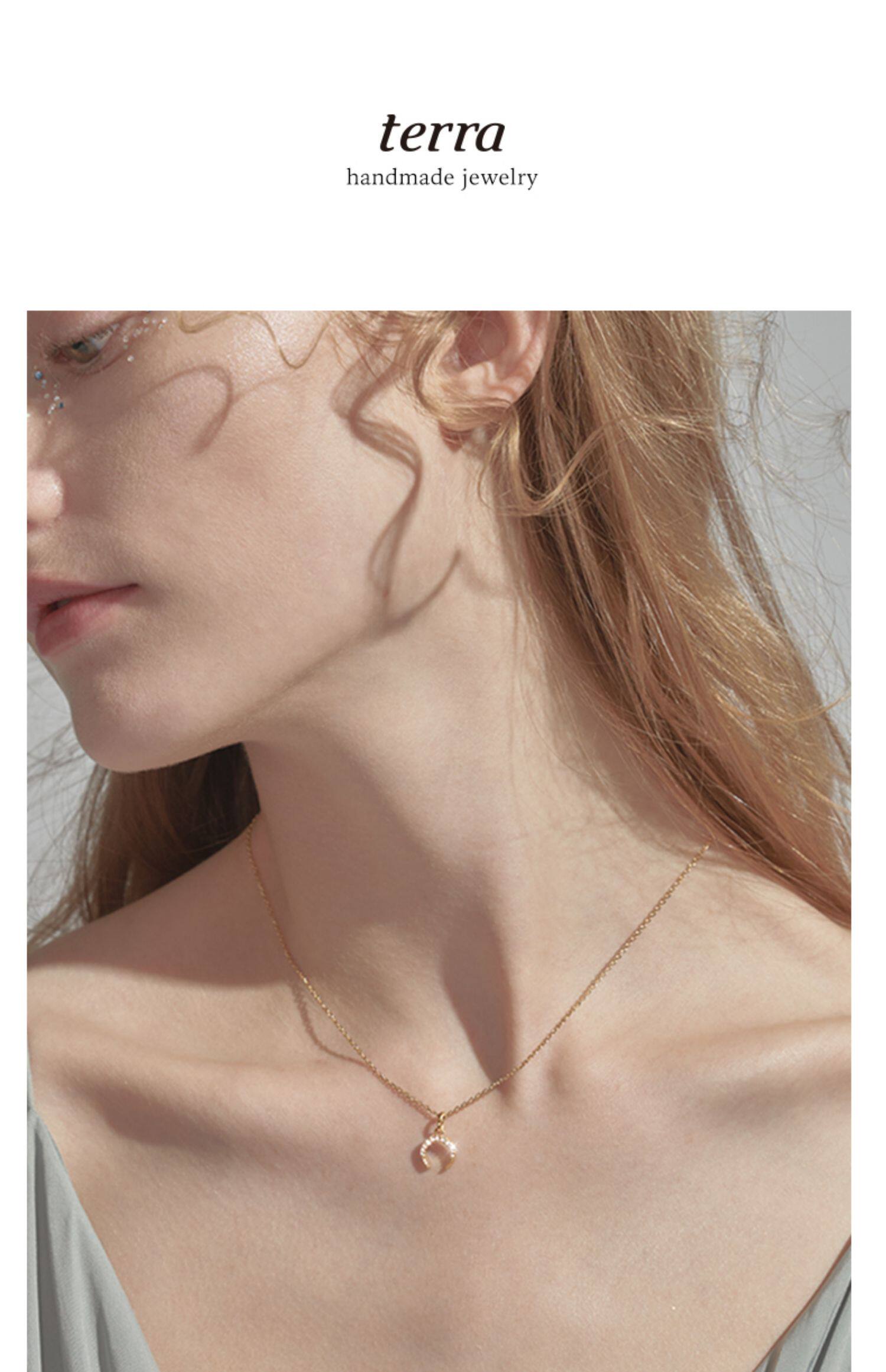 terra月牙月亮项链女通勤百搭小众设计感ins网红简约14k金锁骨链
