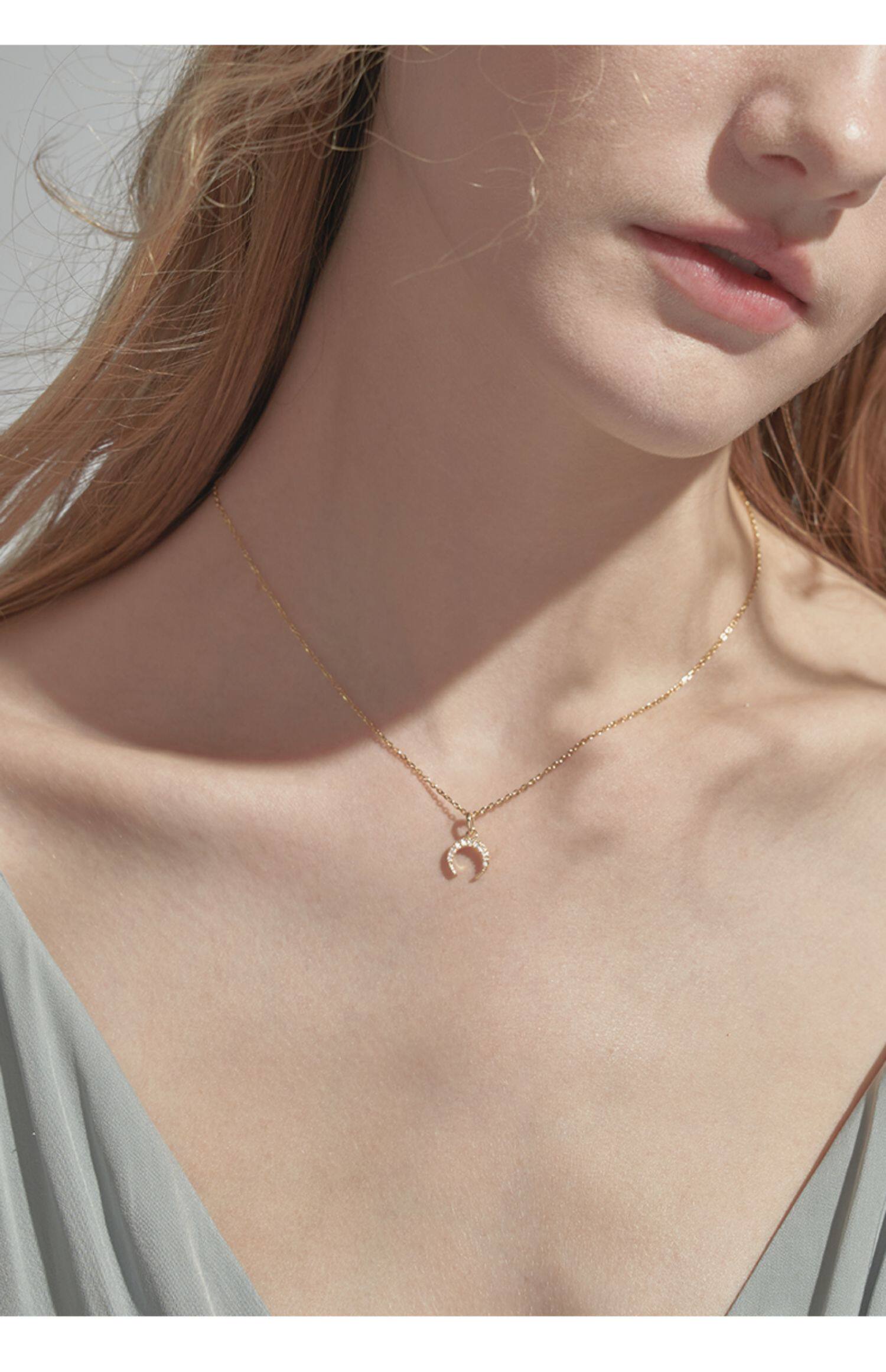 terra月牙月亮项链女通勤百搭小众设计感ins网红简约14k金锁骨链