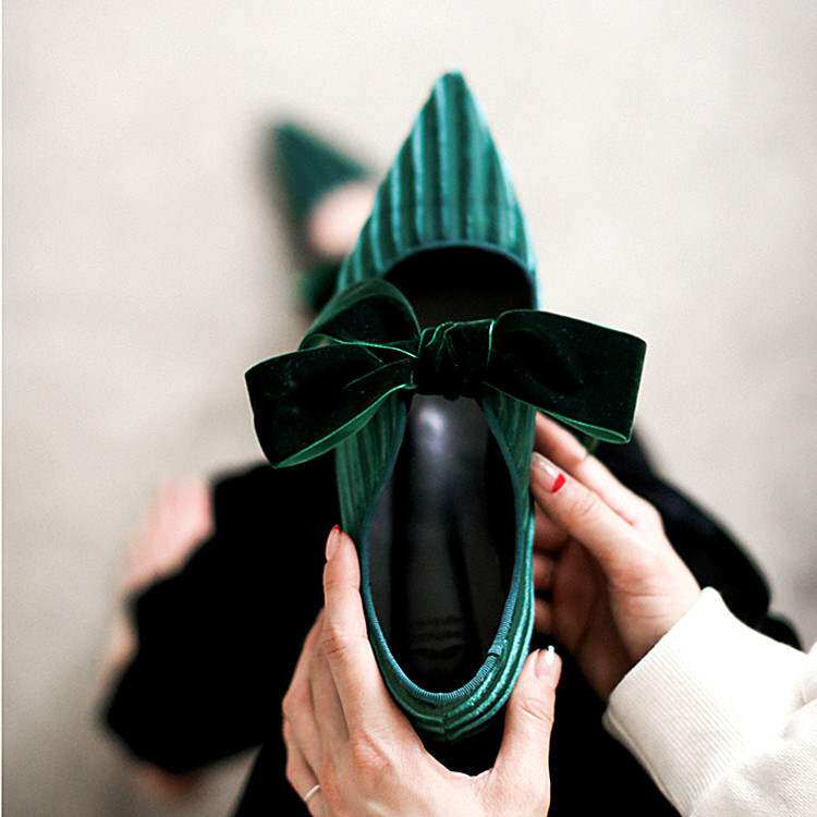 dark green velvet shoes