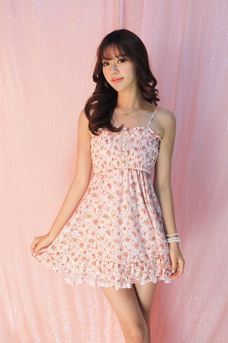 花炮大叔甜美全蕾丝褶皱松紧裹胸款小碎花吊带连衣短裙