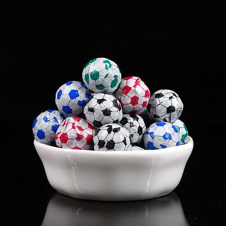 正品香港进口休闲零食 哆莱客儿童成长足球巧克力160克罐装糖果_7折