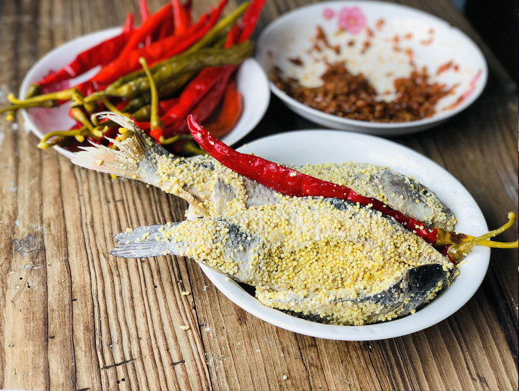 湖南特产糯米稻花鱼 舌尖上的中国孕妇开胃 农家腌鱼小米苗家酸鱼