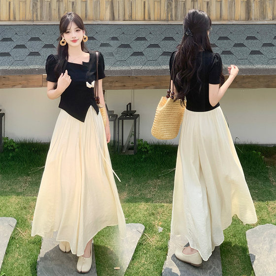 2025 spring and summer new large-size women's clothing design, drawstring short sleeves, high waist slimming skirt and pants two-piece set for women
2025 spring and summer new large-size women's clothing design, drawstring short sleeves, high waist slimming skirt and pants two-piece set for women