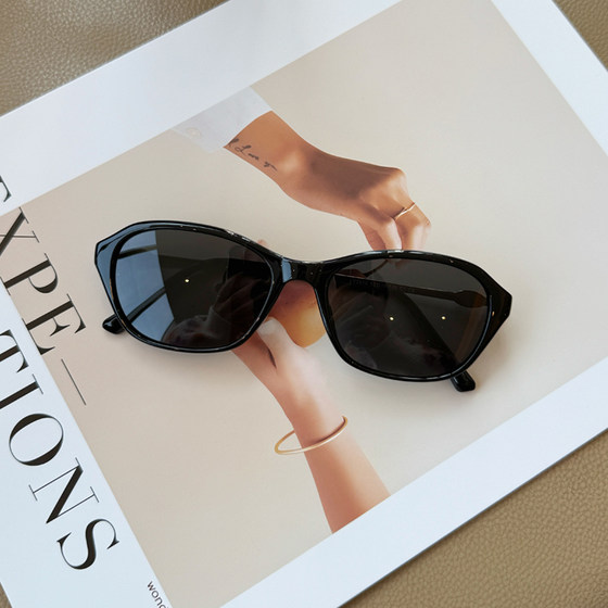 Korean TR90 high-end small narrow frame cat eye polarized sunglasses fashionable female lazy internet celebrity no makeup sunglasses Korean TR90 high-end small narrow frame cat eye polarized sunglasses fashionable female lazy internet celebrity no makeup sunglasses