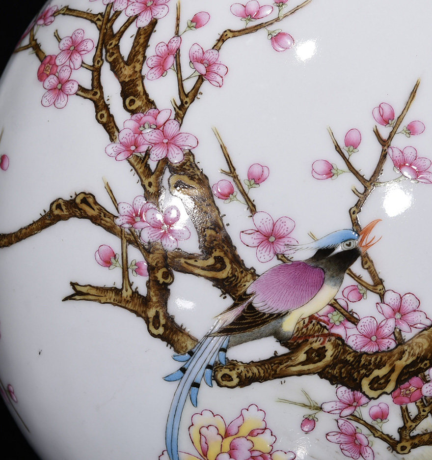 lh0114旧藏清雍正款粉彩花鸟纹扁瓶