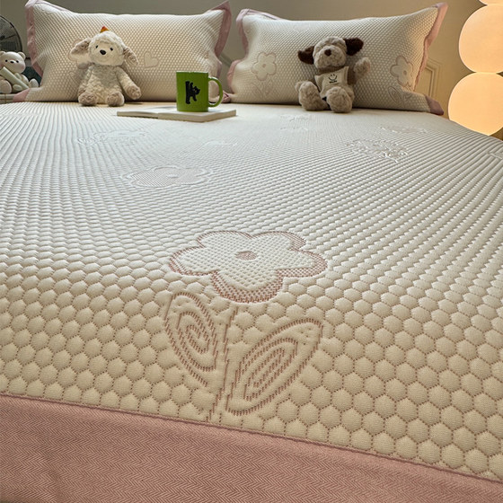 Class A mother and baby grade ins wind small flower summer iced bean summer ice silk mat cool mat 2025 new air conditioning soft mat
Class A mother and baby grade ins wind small flower summer iced bean summer ice silk mat cool mat 2025 new air conditioning soft mat