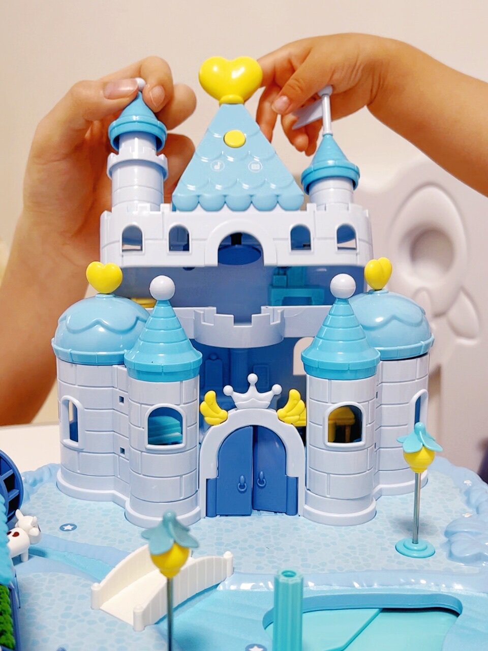 迷你仿真公主城堡微缩娃娃屋小物品儿童磁力过家家玩具女孩模型