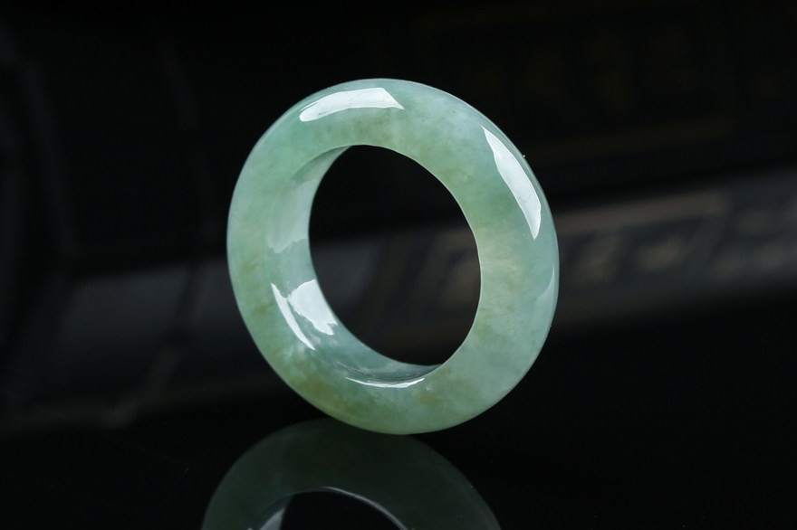 翡翠玉指环男女款正品拍卖天然a货冰糯种水润厚装浅绿玉戒指7.44g