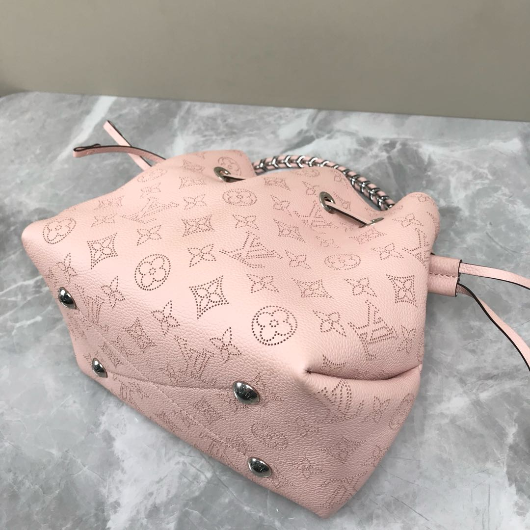 正品[9.8新]lv/路易威登樱花粉bella月光女神抽绳水桶包单肩女包