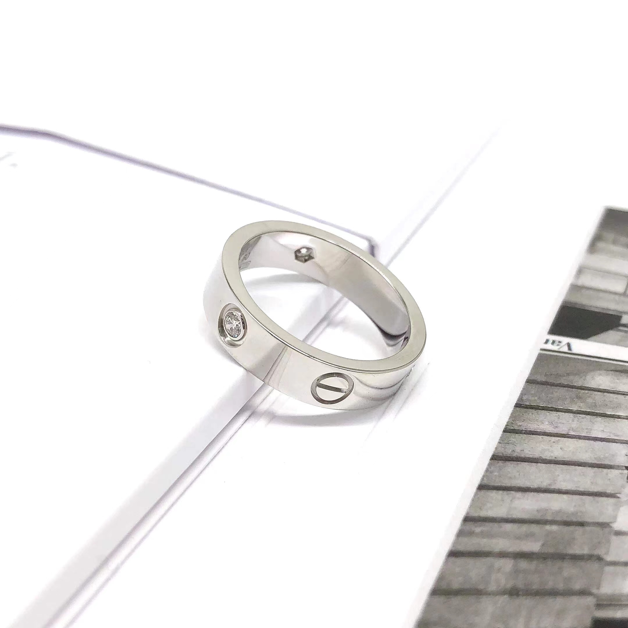 8新]卡地亚 love系列 白金宽版三钻戒指53号 公价3