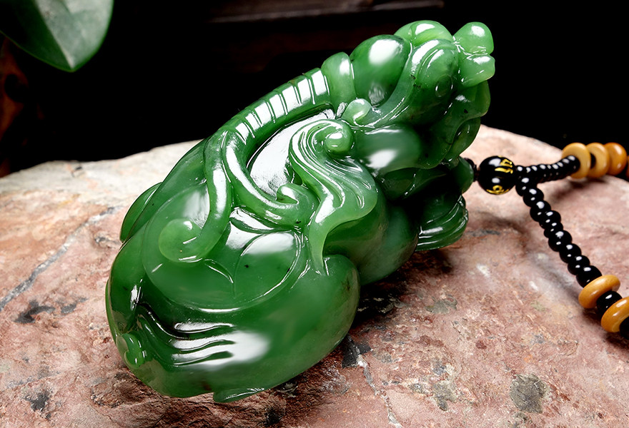 【寓意 辟邪招财】 和田玉貔貅把件 重155.93克