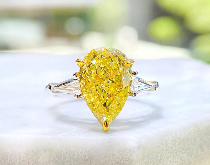 主石4.03克拉fy色if净度gia黄钻 全新18k金豪华镶嵌钻石戒指