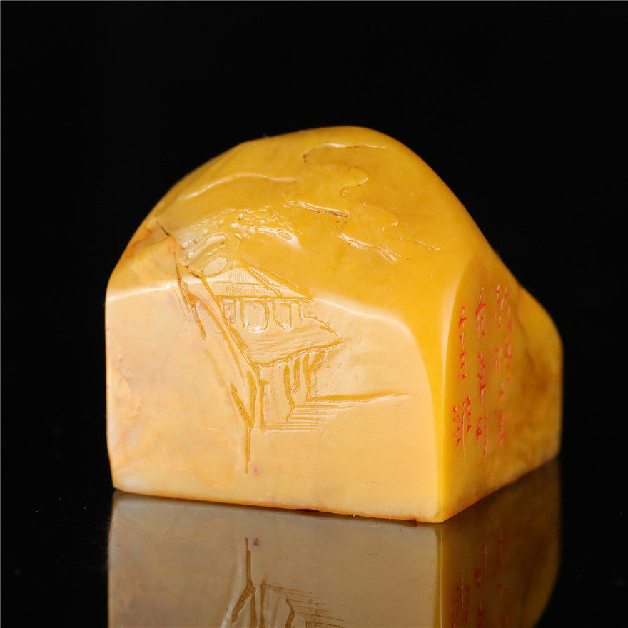 张在辛款田黄石印章