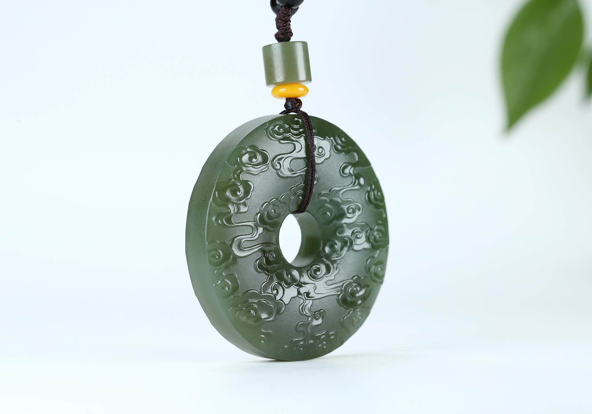 镇平县庞建伟玉雕工作室 300闪拍30分钟 天然和田玉油青仿古祥云挂件