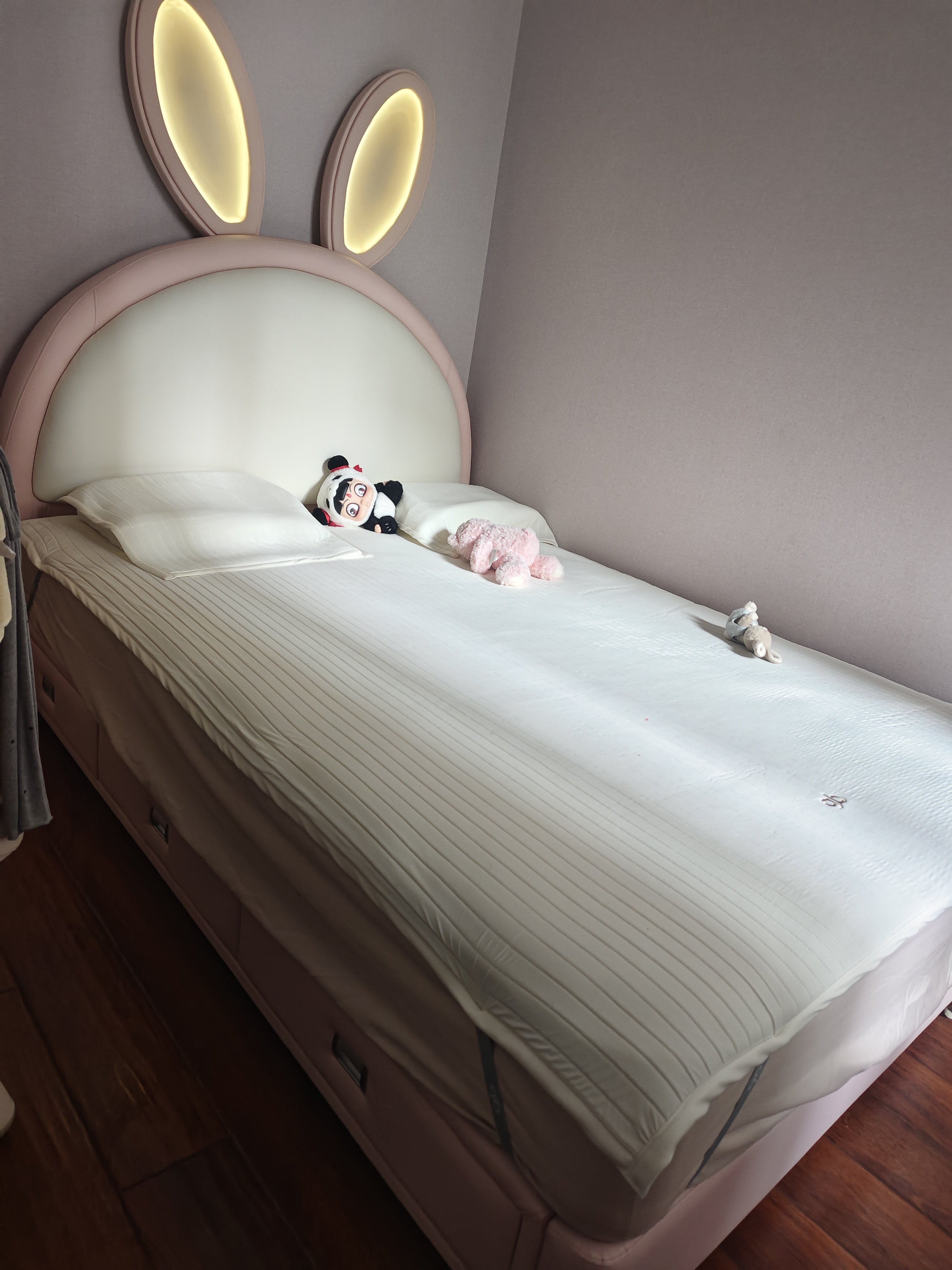 现代简约儿童床1.5米女孩公主单人床卡通创意兔子真皮床带储物