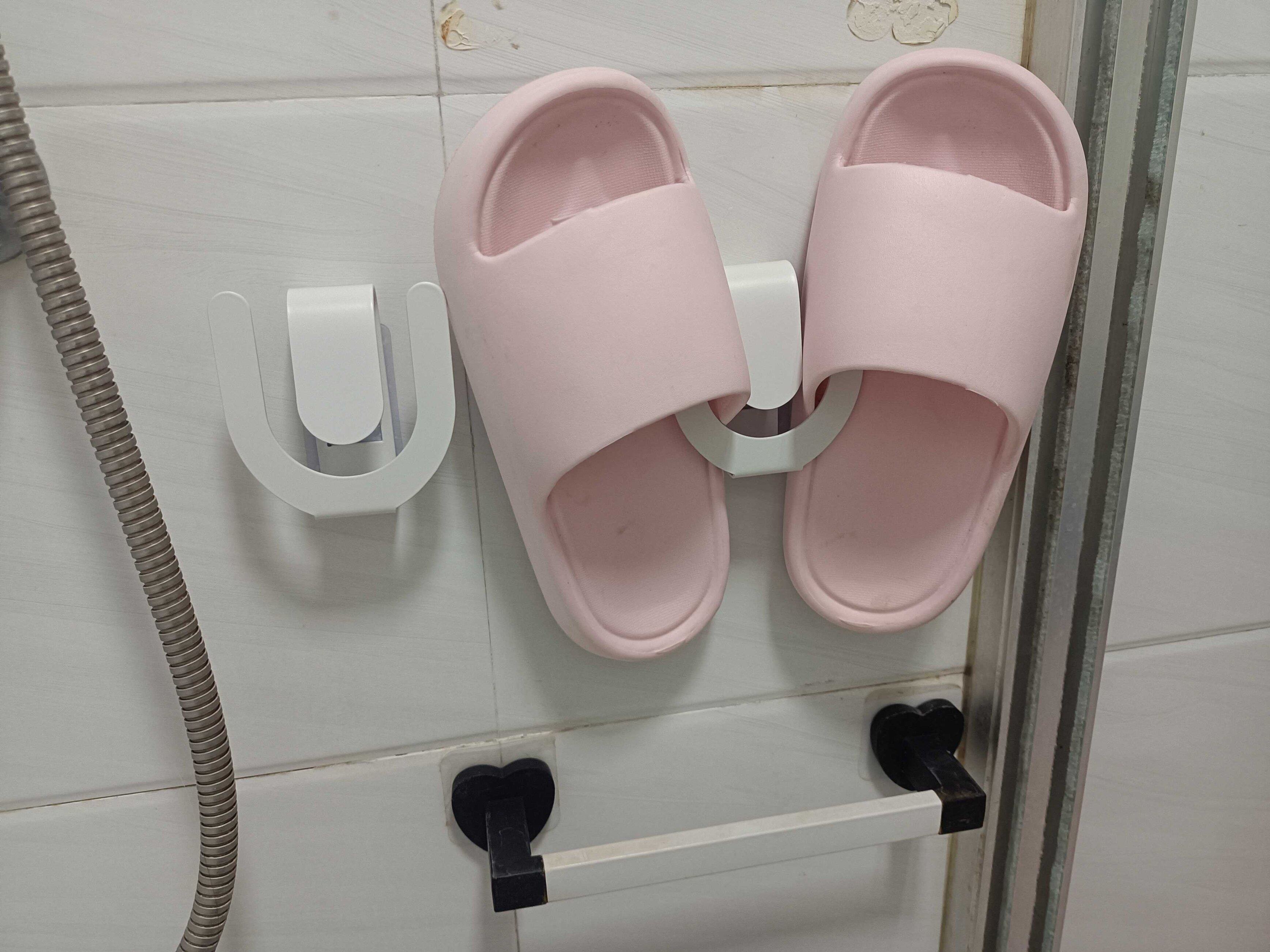 德国浴室拖鞋架壁挂式免打孔卫生间墙上挂鞋子收纳架沥水置物挂钩