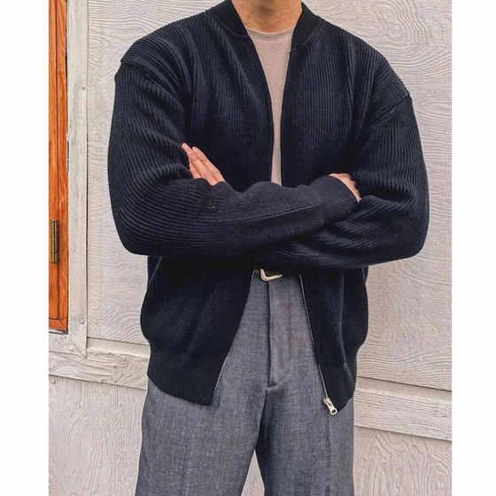 Korean autumn and winter new solid color knitted cardigan jacket for men's versatile Japanese casual and minimalist sweater trend Korean autumn and winter new solid color knitted cardigan jacket for men's versatile Japanese casual and minimalist sweater trend