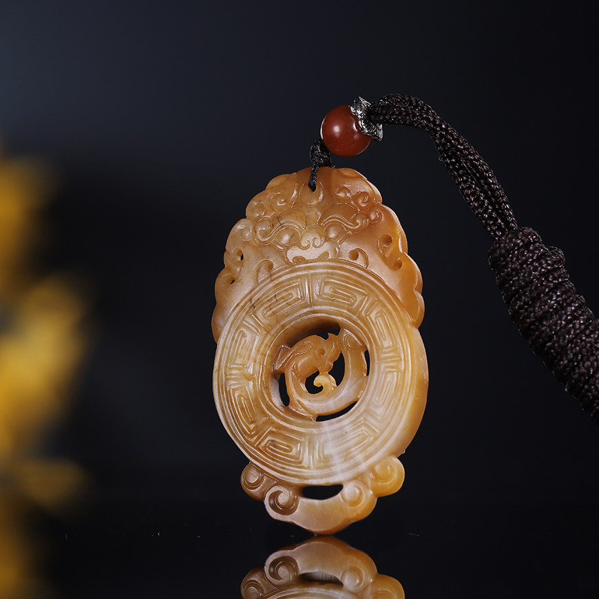 省级玉雕名家仝杰作品新疆和田玉黄沁籽料仿古生肖龙男吊坠14克w2