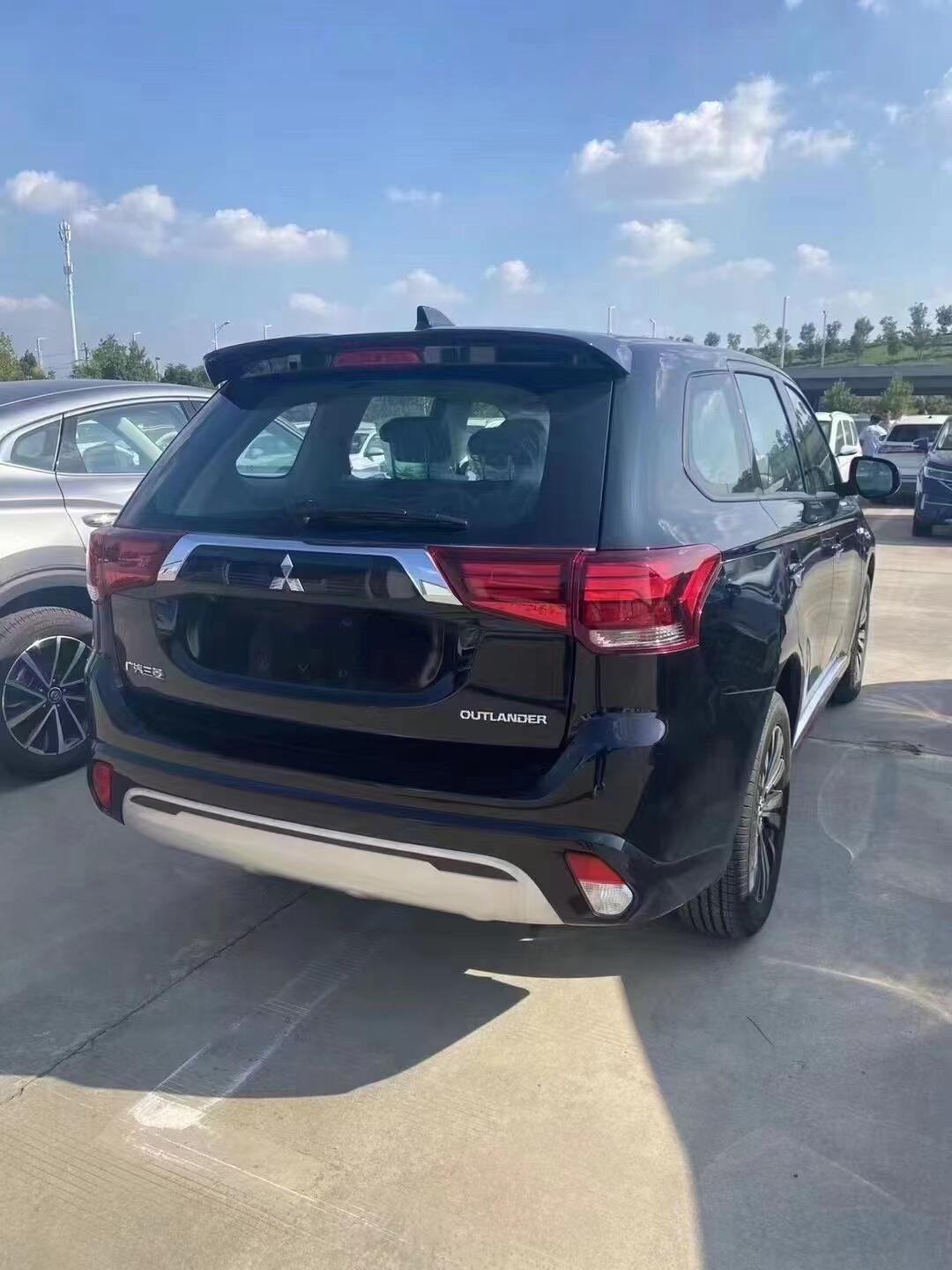 苏州昂墨科技有限公司关于新车 三菱欧蓝德 2021款 2.