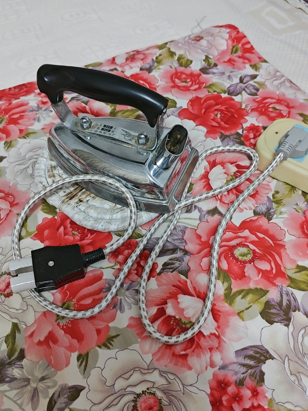 红心款电熨斗 吊瓶烫斗电源线 老式熨斗花纹线 电线含插头陶瓷头