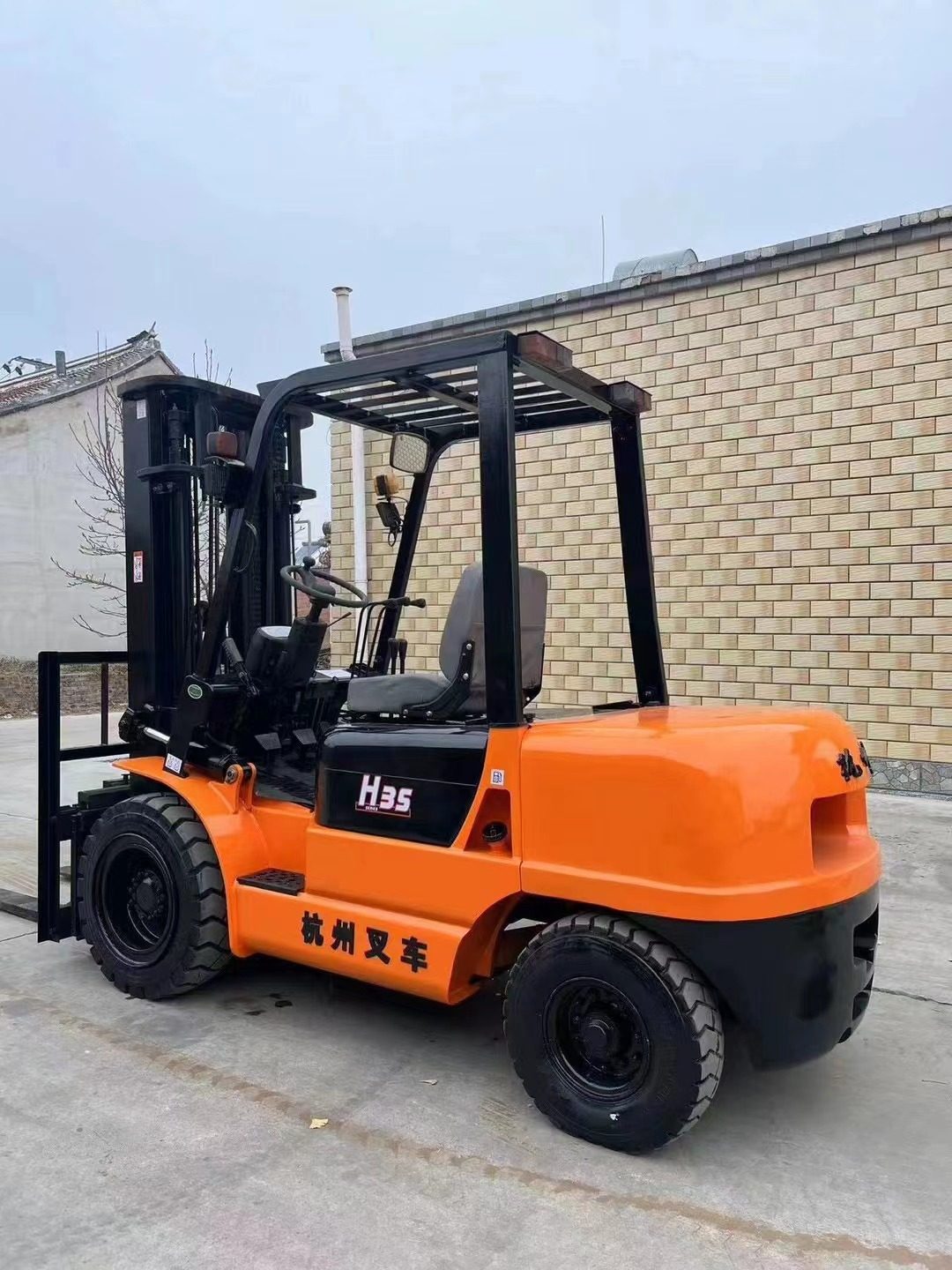 5吨叉车手动挡3节门架升高4.