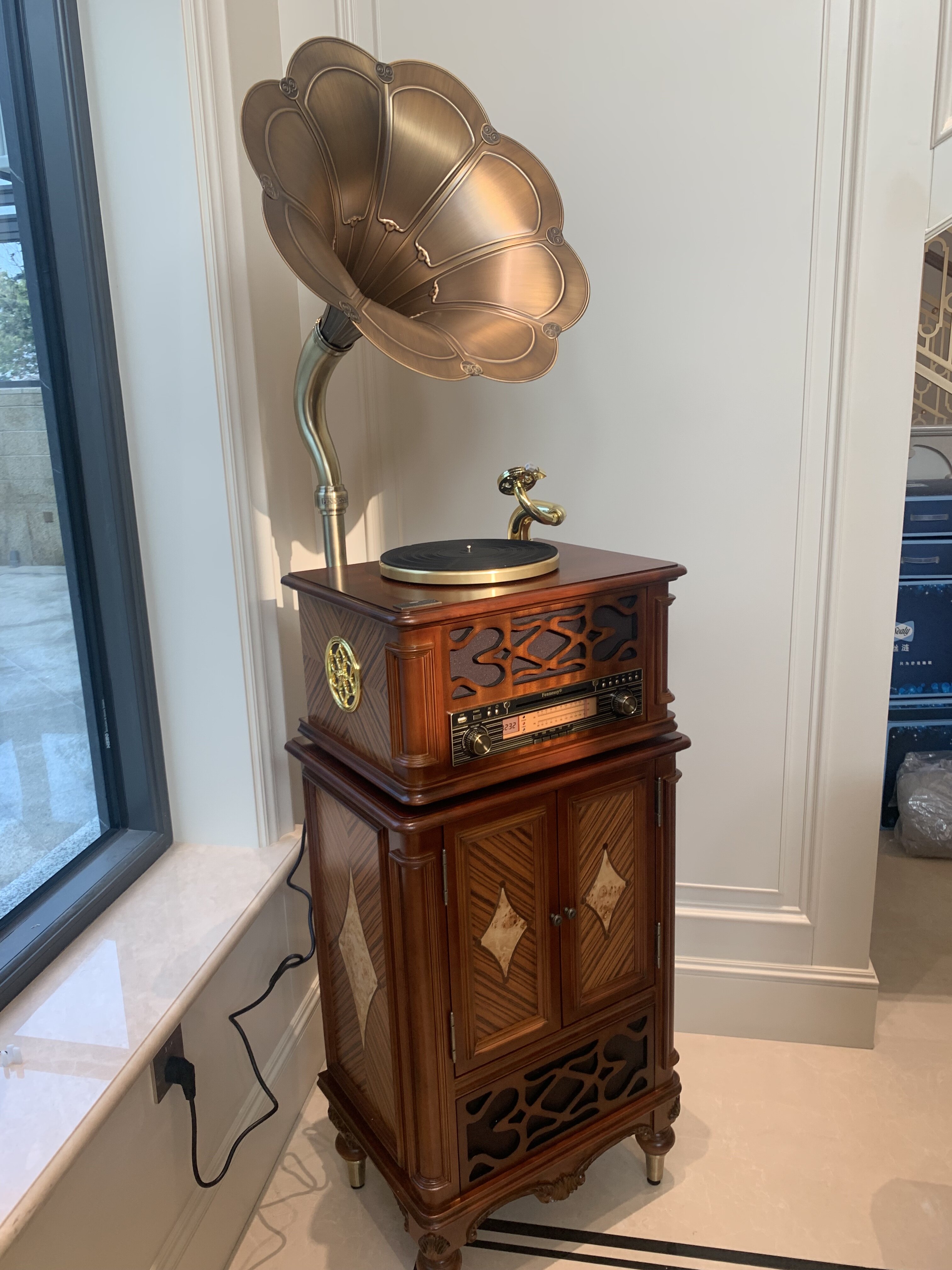 梵尼诗留声机复古黑胶唱片机62s美式柜式双开门lp无损音乐电唱机