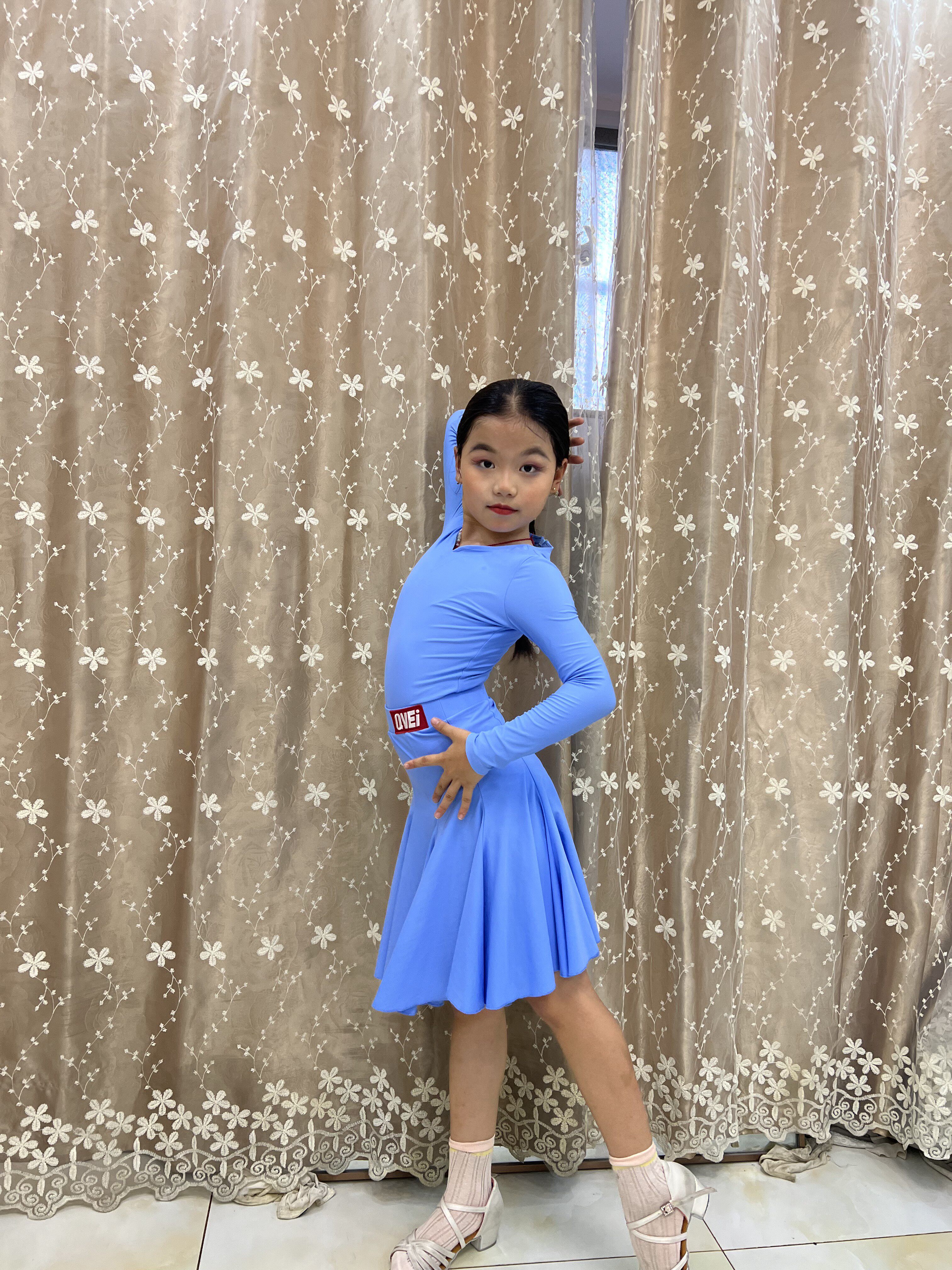 企魅拉丁舞服女童新款专业演出比赛服少儿童标准规定舞蹈赛服套装