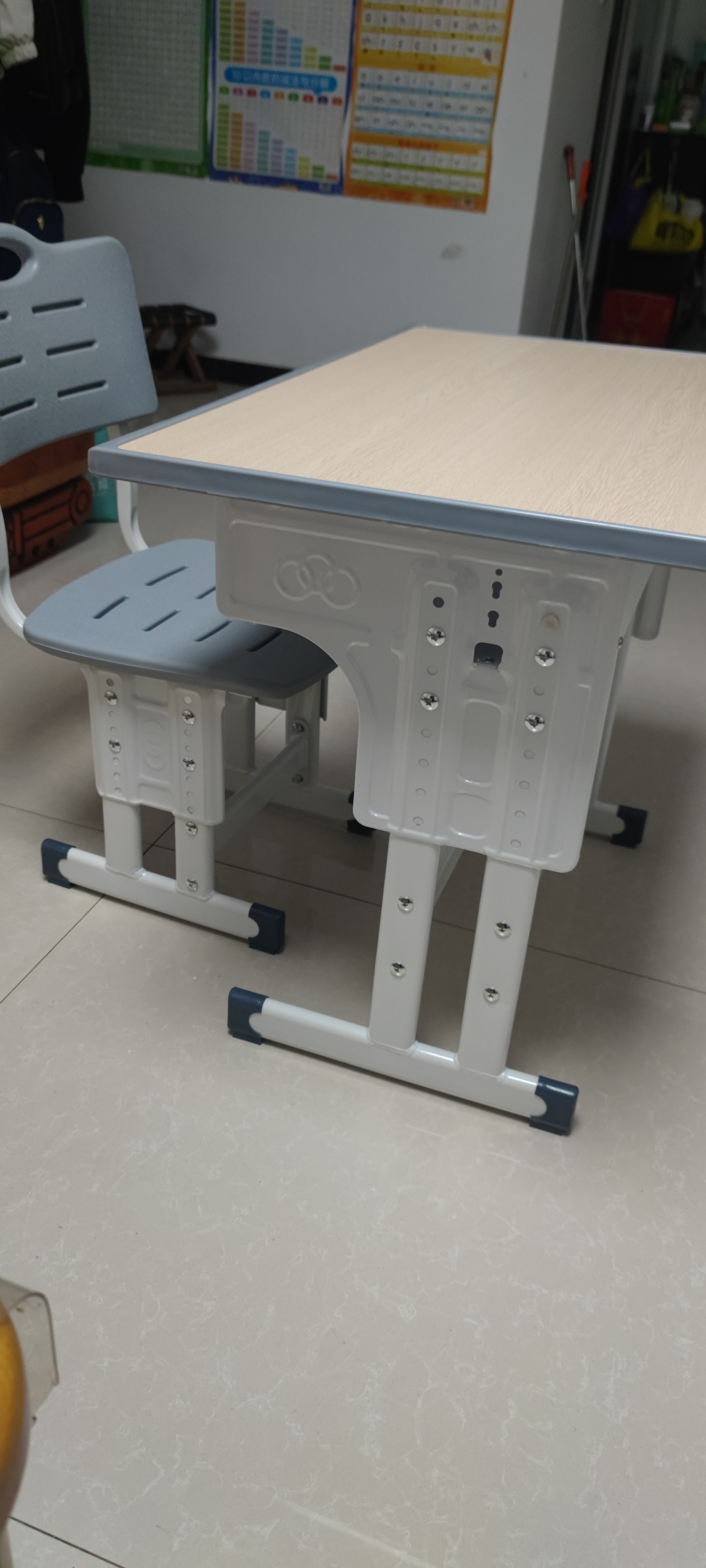 学生课桌椅中小学校教室书桌培训辅导班写字桌家用升降儿童学习桌