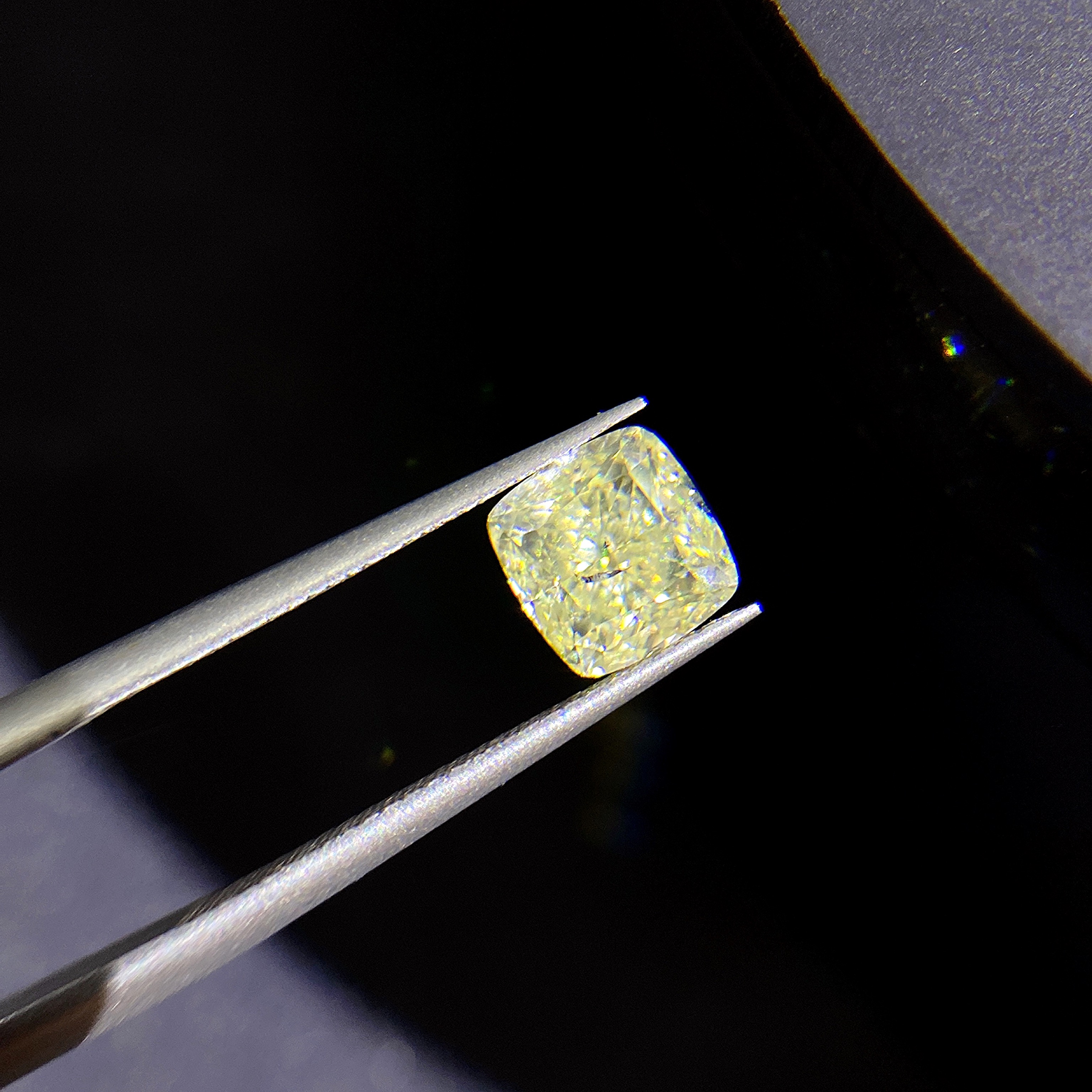 [gia认证]1.53ct w-x色枕形钻石 i1净度 火彩闪耀 16392