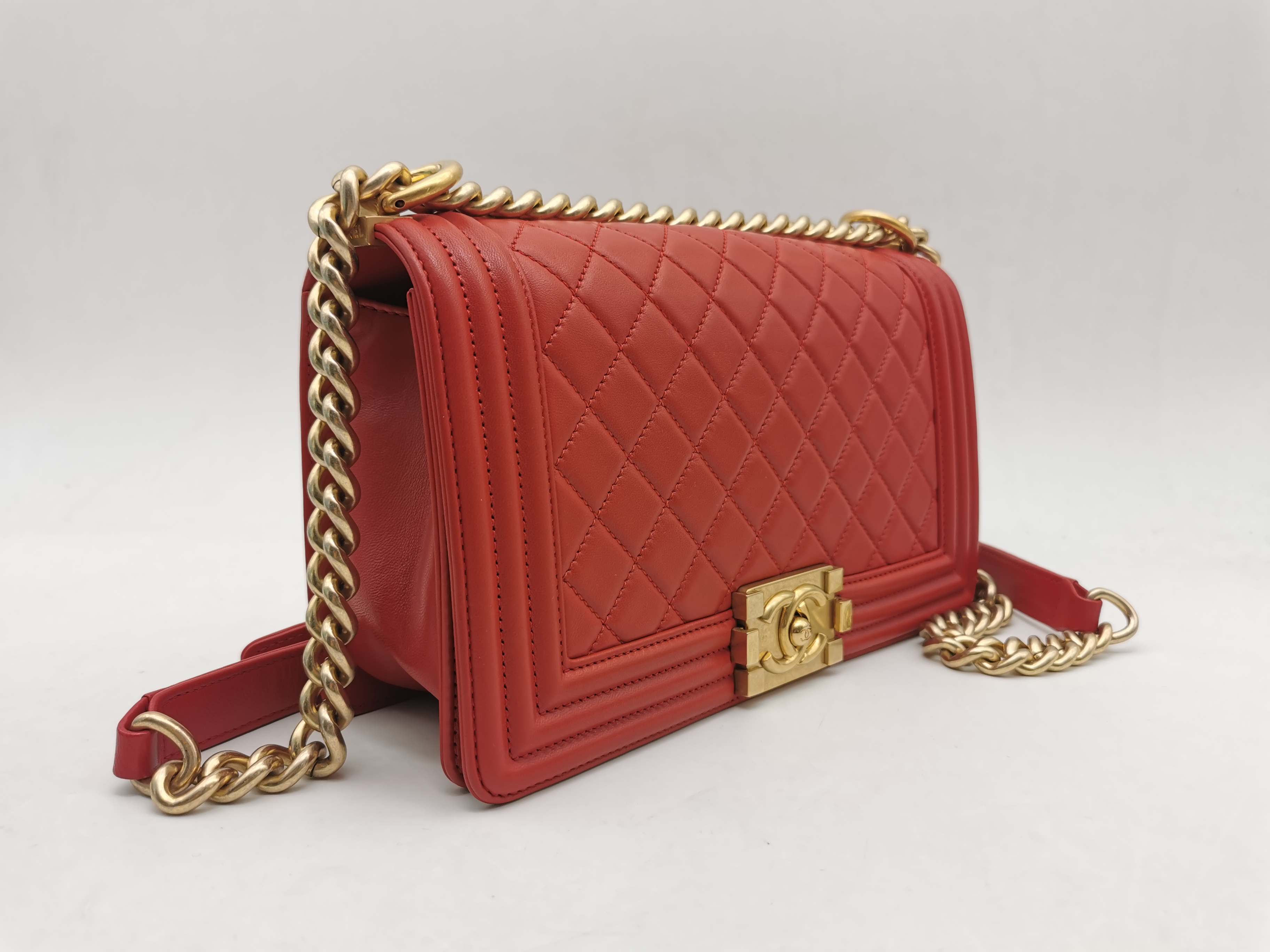 95新 chanel 香奈儿 红色羊皮金链中号leboy单肩斜挎包 23开