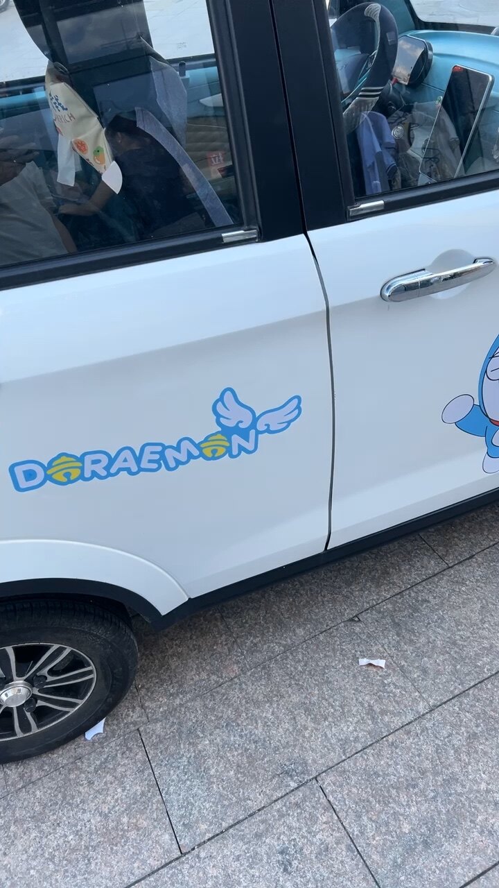 哆啦a梦汽车贴纸机器猫可爱卡通车身划痕装饰叮当猫个性创意车贴