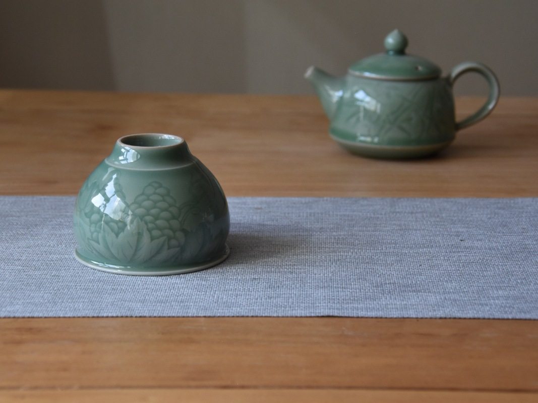 龙泉青瓷吴勇老师手工刻花品茗杯主人杯单杯功夫茶杯