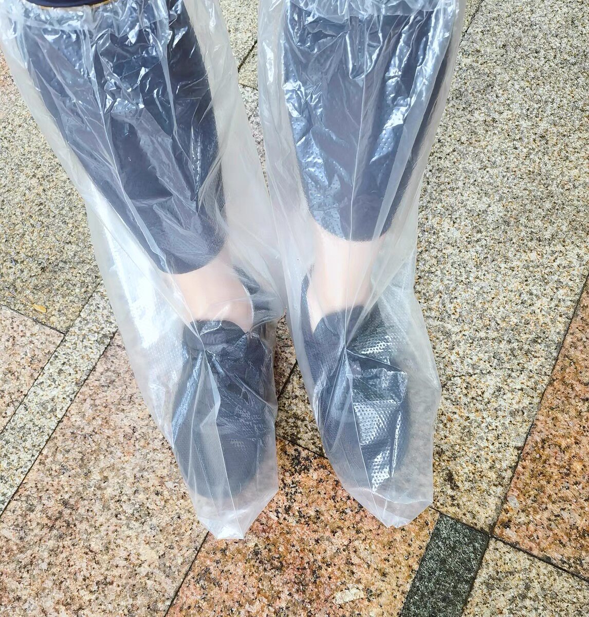 一次性雨鞋鞋套下雨天防水防滑透明塑料加厚耐磨脚套防雨高筒长筒
