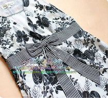 Turn ● Top Groceries ● Free Flying Flower Light Dream Striped Belt Black and White Flower Hanging Collar Sleeveless Dress