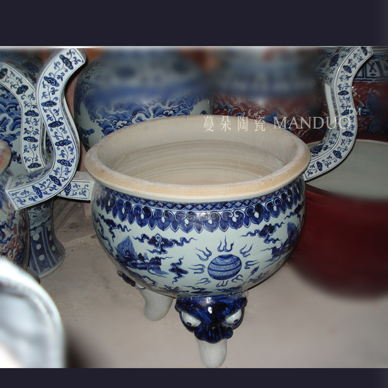 Jingdezhen blue and white oversized hand - made censer order custom - made present ancestral temple temple buddhist temple, king incense buner