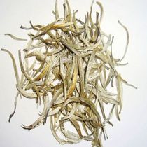 Yunnan Big White Tea Puer Moonlight White Single Bud Moonlight Beauty Ancient Tree Spring Tea Whole Bud