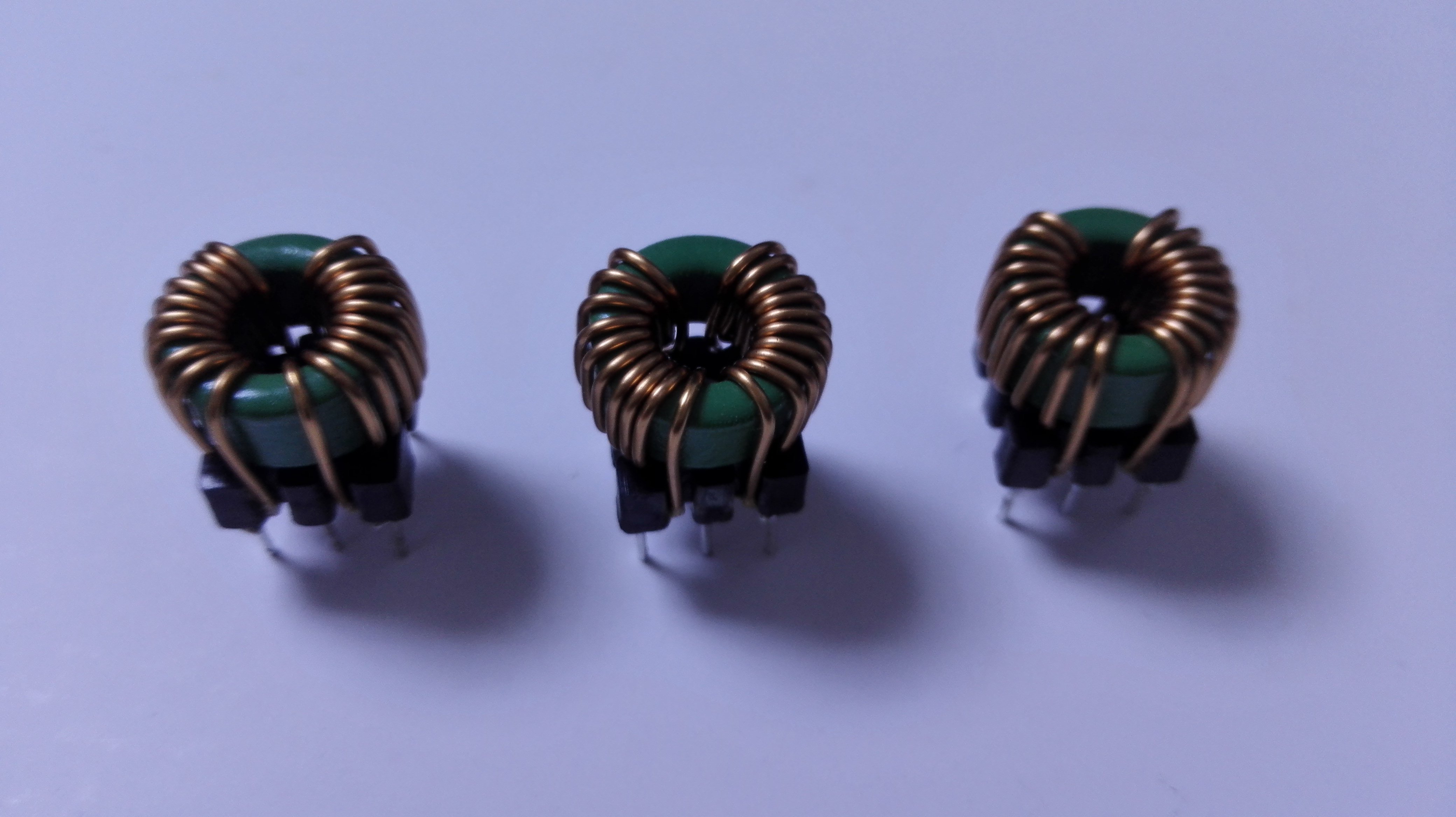 域陆共模电感线圈扼流圈330uh最小2安培1065磁环0.6*10圈7*7mm