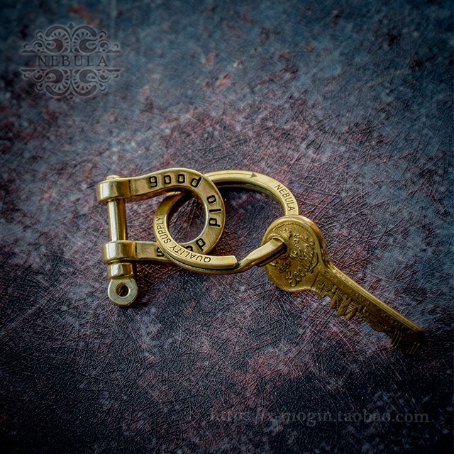 American retro brass copper-nickel alloy horseshoe buckle keychain car key pendant personalized motorcycle motorcycle accessories American retro brass copper-nickel alloy horseshoe buckle keychain car key pendant personalized motorcycle motorcycle accessories