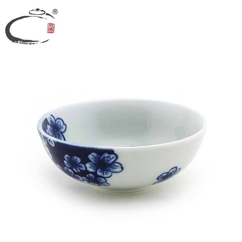 And auspicious manual jingdezhen blue And white name plum blossom put hand - made glass cups kung fu tea bowl sample tea cup