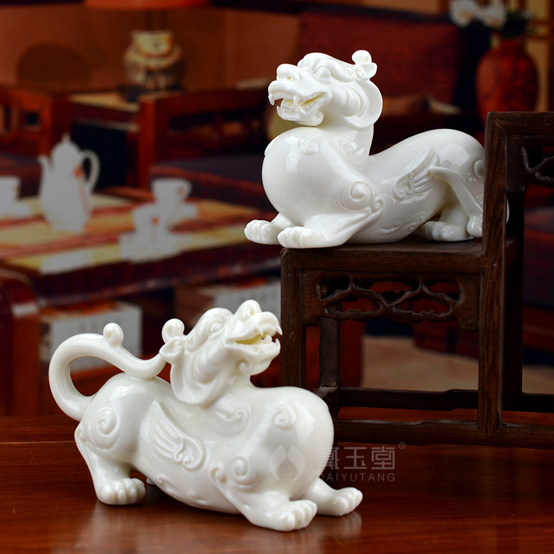 White marble yutang dai dehua White porcelain porcelain the mythical wild animal toward a female Mr Pichel, ceramics, adornment furnishing articles