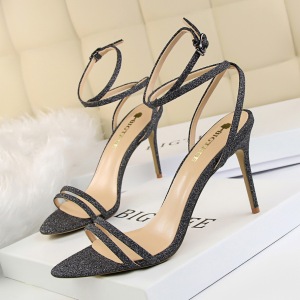 689-8 European and American wind fashion sexy nightclub show thin thin with high-heeled strappy hollow out one word with