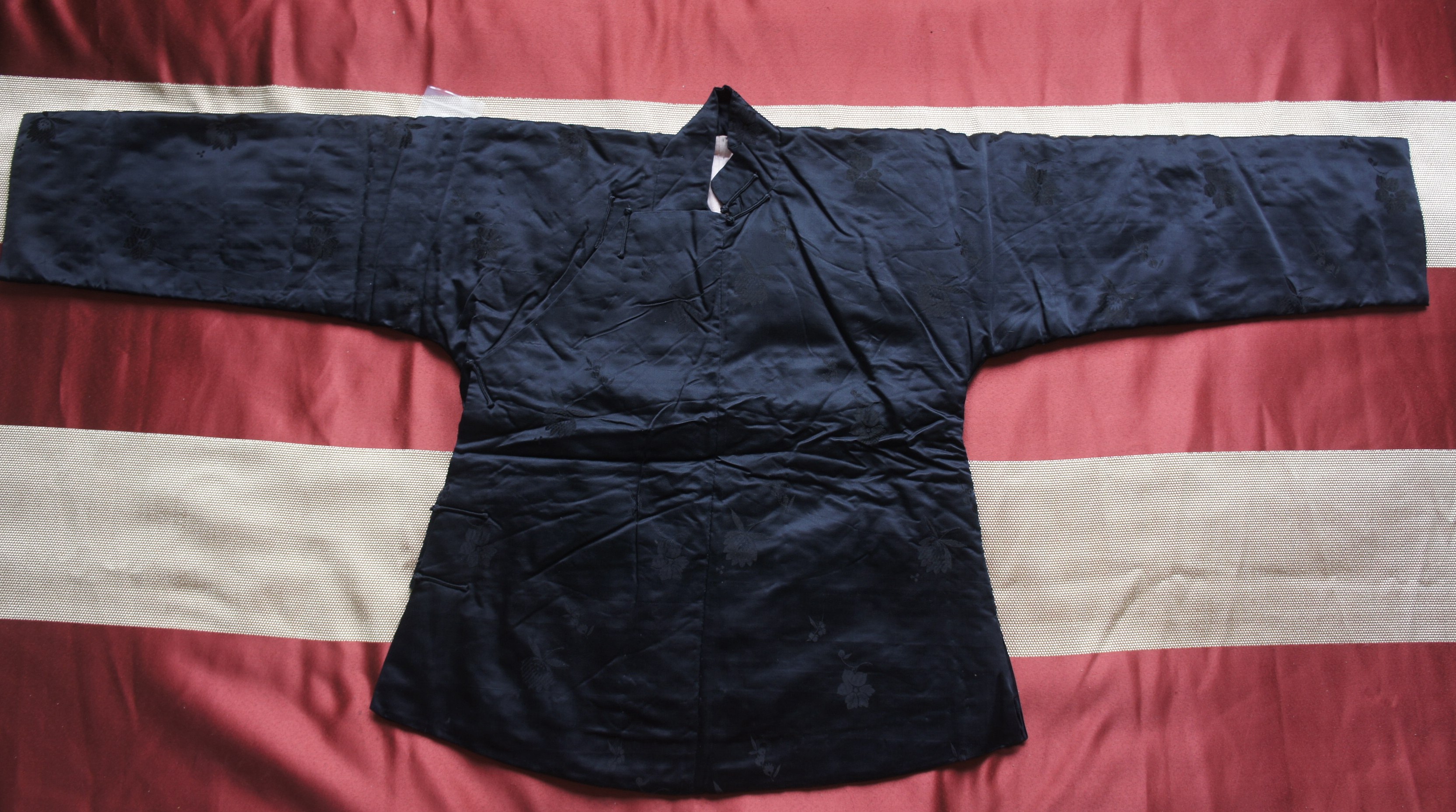 民国女式缎面提花夹袄