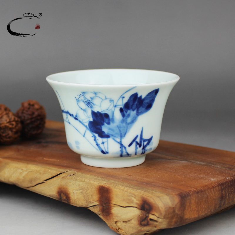 And auspicious lotus cup blue freehand brushwork in traditional Chinese kung fu tea cups of jingdezhen ceramic checking sample tea cup masters cup